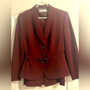 Tahari size 8 long sleeve burgundy two-piece suit